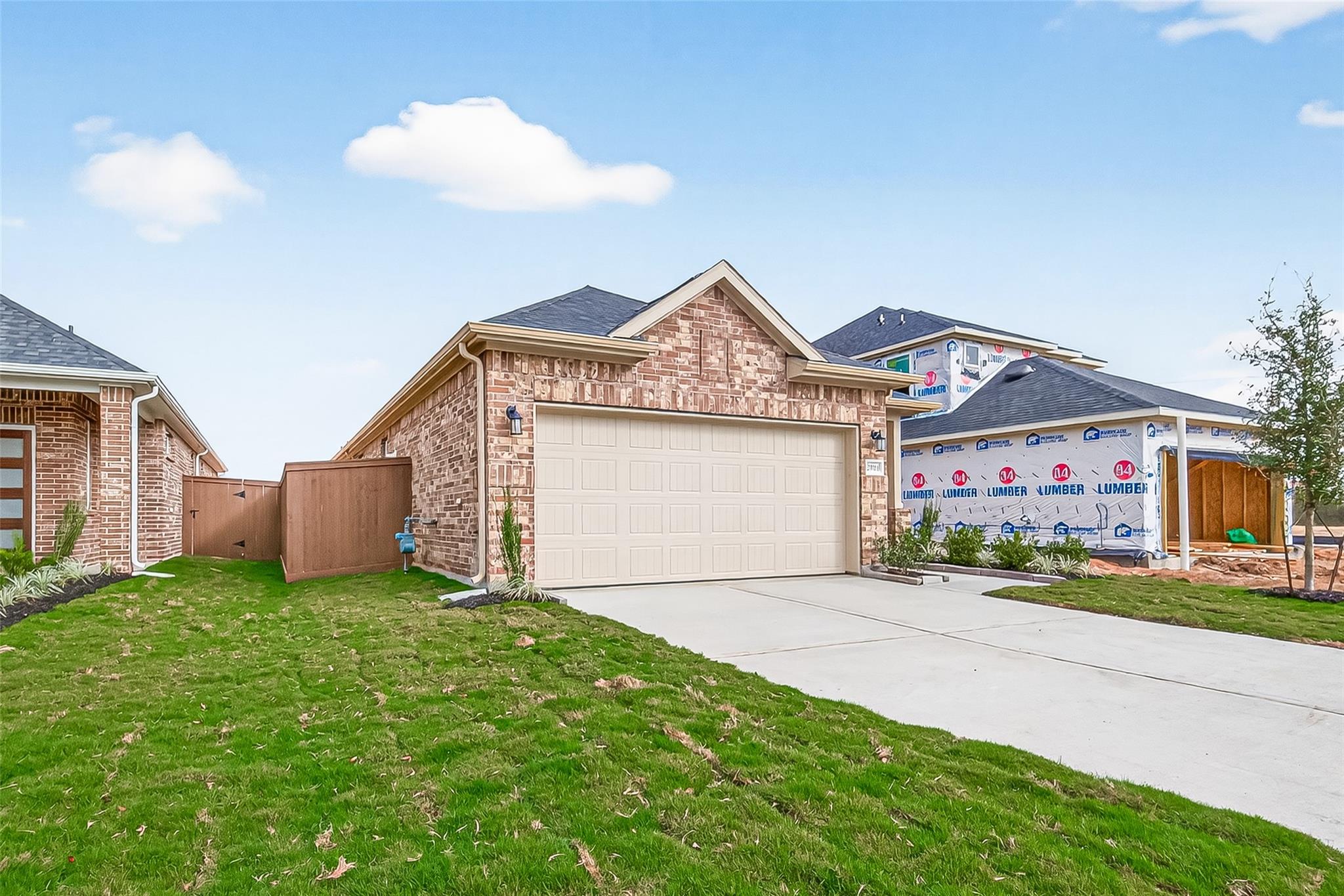 Residential in Iowa Colony 4