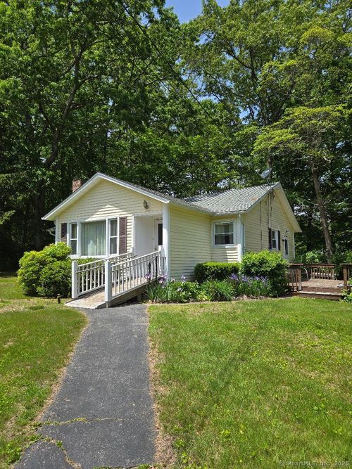 11 Stone Ct, Gales Ferry, CT, 06335-1133 | Card Image