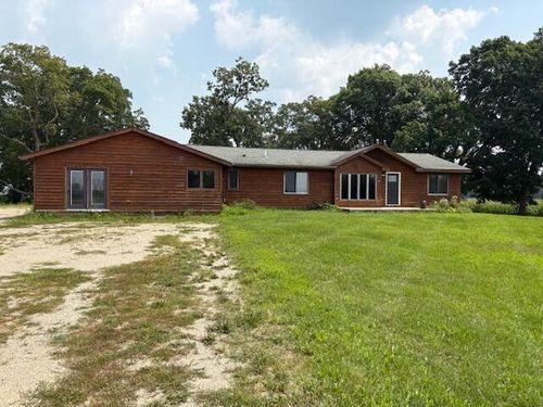N2450 Wenham Rd, Fort Atkinson, WI, 53538-9044 | Card Image