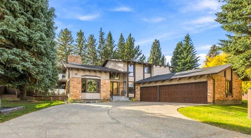 340 Pump Hill Gdns Sw, Calgary, AB, T2V4M7 | Card Image