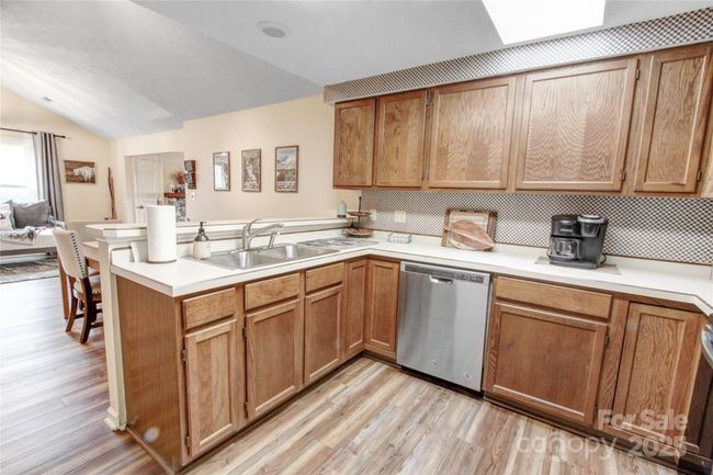 Kitchen | Image 13