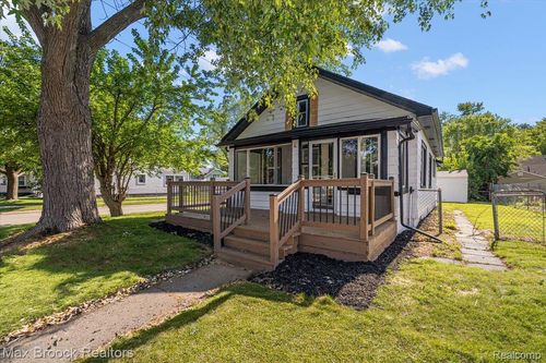 1986 Romeo St, Ferndale, MI, 48220-2044 | Card Image