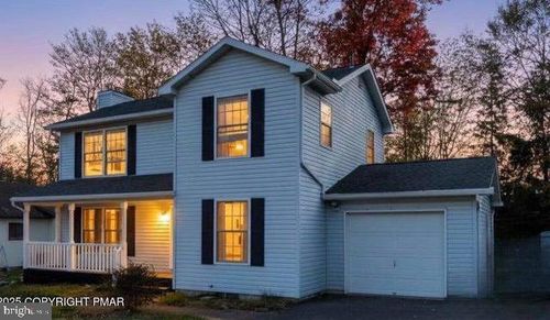 1120 Country Place Dr, Tobyhanna, PA, 18466-7955 | Card Image