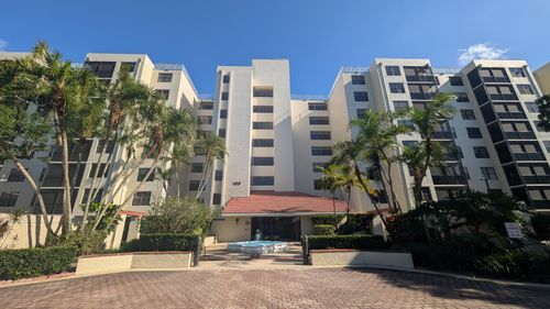 810-105 Lake Emerald Dr, Oakland Park, FL, 33309-6202 | Card Image