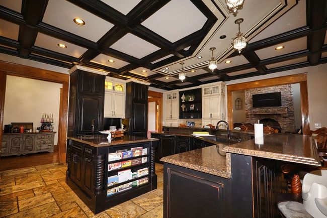 900 Tanager Dr, House other with 10 bedrooms, 11 bathrooms and 3 parking in Bluefield VA | Image 11