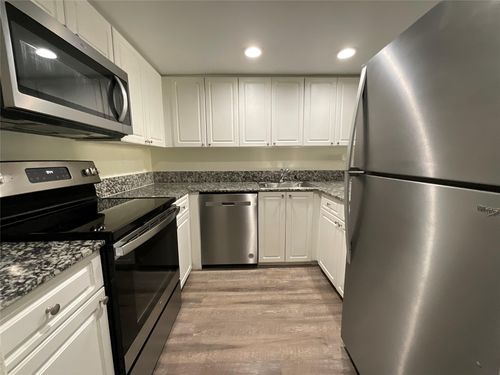 2-301-19455 Ne 10 Ave, North Miami Beach, FL, 33179 | Card Image