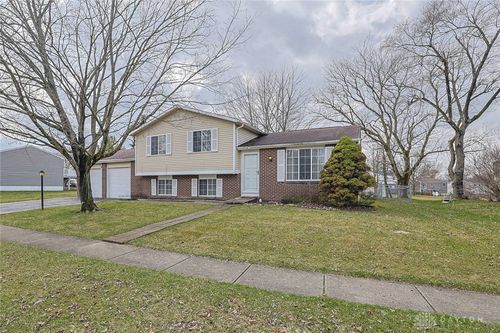 6325 Burkwood Dr, Clayton, OH, 45315-9601 | Card Image