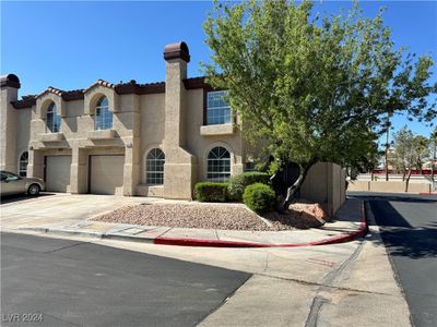 2614 Twin Pines Avenue, Townhouse with 3 bedrooms, 2 bathrooms and null parking in Henderson NV | Image 2