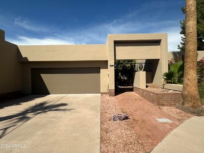 9025 N 86th Place, Townhouse with 2 bedrooms, 2 bathrooms and null parking in Scottsdale AZ | Image 1