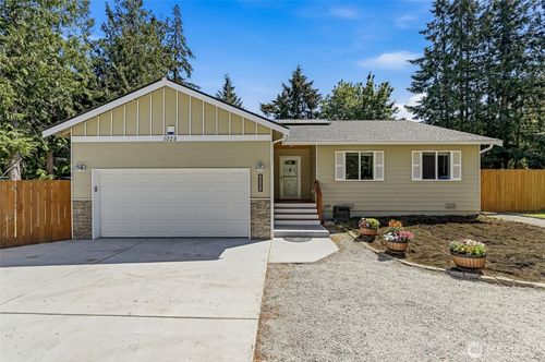 1025 Loganberry Ln, Camano Island, WA, 98282-8468 | Card Image
