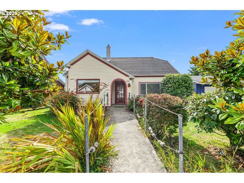 509 Spruce St, Ilwaco, WA, 98624 | Card Image