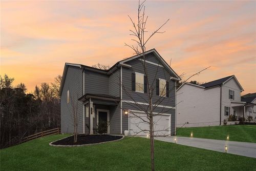 8647 Paradise Dr, Douglasville, GA, 30134-1424 | Card Image