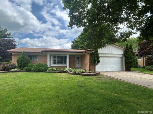 129 Pleasant Lake Dr, Waterford, MI, 48327-3767 | Card Image