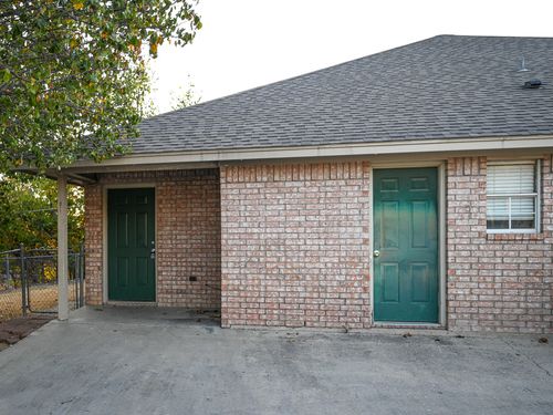 b-606 N Sewell Dr, Decatur, TX, 76234-1080 | Card Image