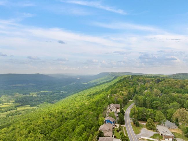 8659 Scenic Hwy, Home with 3 bedrooms, 3 bathrooms and 2 parking in Rising Fawn GA | Image 34