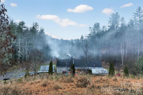 284 Paul Gosnell Rd, Marshall, NC, 28753-7142 | Card Image