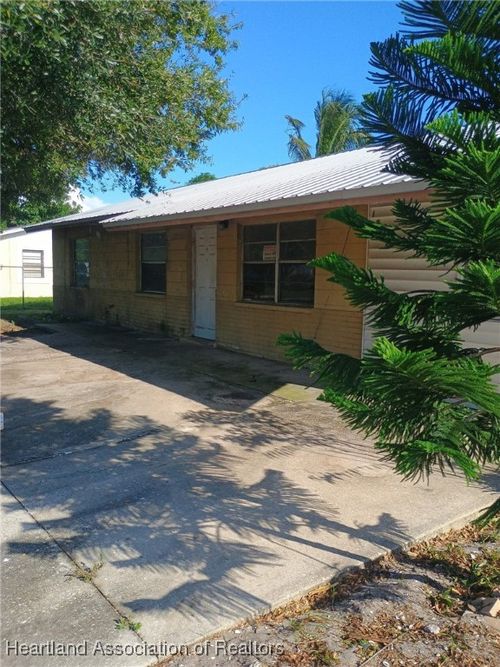 1014 Virginia Ave, Clewiston, FL, 33440-5550 | Card Image