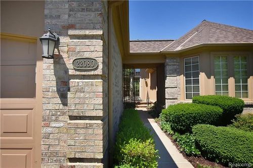 37-22080 Orchard Way, Beverly Hills, MI, 48025-3549 | Card Image