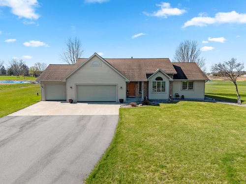 6732 Apple Blossom Ln, GREENLEAF, WI, 54126-9109 | Card Image