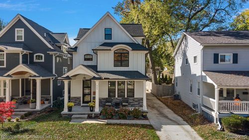 929 N Pleasant St, Royal Oak, MI, 48067-4805 | Card Image