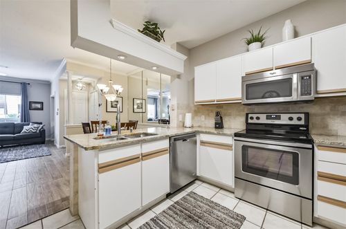 8104-1330 Old Spanish Trl, Houston, TX, 77054-1840 | Card Image