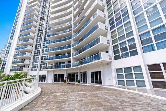 APT-1806 - 2841 N Ocean Blvd, Condo with 2 bedrooms, 2 bathrooms and null parking in Fort Lauderdale FL | Image 49