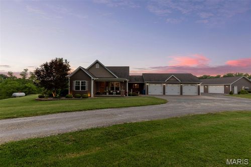 1945 Hilleman Dr, Scott City, MO, 63780-9701 | Card Image