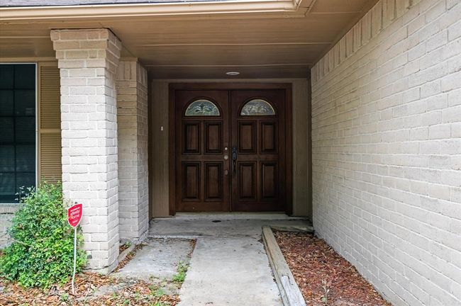 8803 Enchanted Forest Dr, House other with 3 bedrooms, 2 bathrooms and 2 parking in Houston TX | Image 4