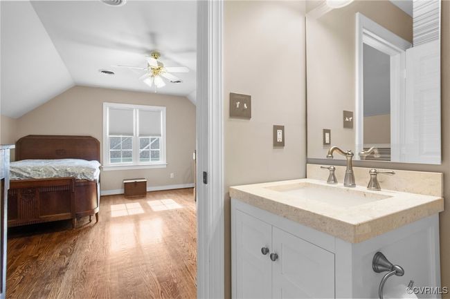 Second floor bathroom connected to bedroom | Image 25