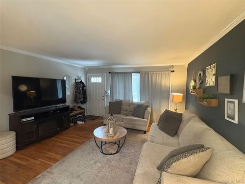 4429 Express Drive N, Islip, NY, 11779 | Card Image