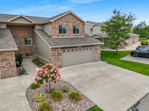 b-2354 E Plank Circle, APPLETON, WI, 54915 | Card Image