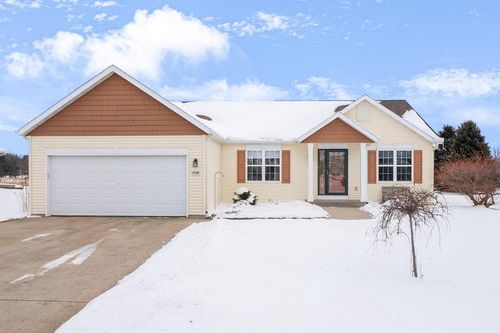 N7732 Maple Ridge Road, Ixonia, WI, 53066 | Card Image