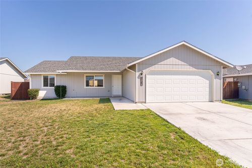 1316 W Electra St, Moses Lake, WA, 98837-5702 | Card Image