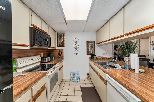 2920 Poplar Ave, Townhouse with 2 bedrooms, 3 bathrooms and null parking in LEESBURG FL | Image 11