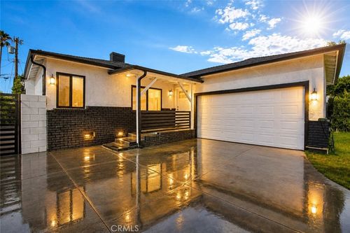 11031 Lull St, Sun Valley, CA, 91352-4717 | Card Image