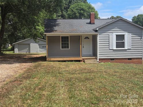 105 Eastside Dr Sw, Concord, NC, 28027-7104 | Card Image