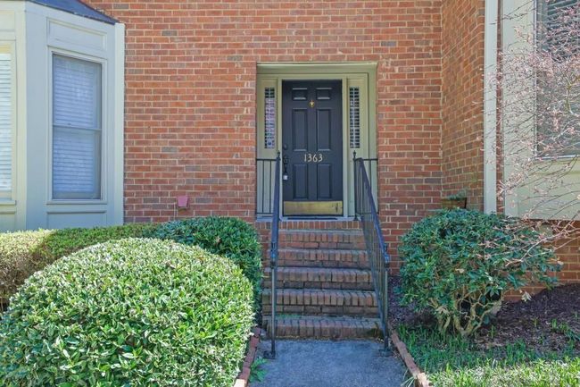 1363 Sheffield Glen Way Ne, Condo with 2 bedrooms, 3 bathrooms and null parking in Atlanta GA | Image 4