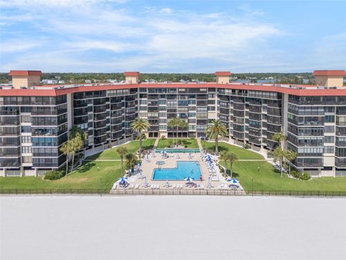 105-18304 Gulf Blvd, REDINGTON SHORES, FL, 33708-1052 | Card Image
