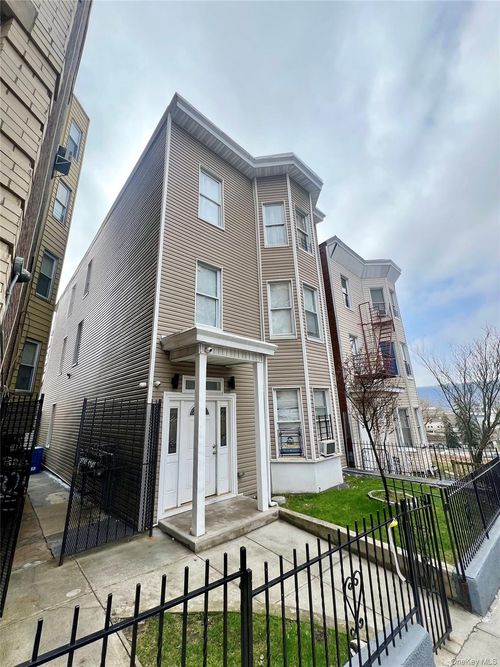 30 Ashburton Ave, Yonkers, NY, 10701-2679 | Card Image