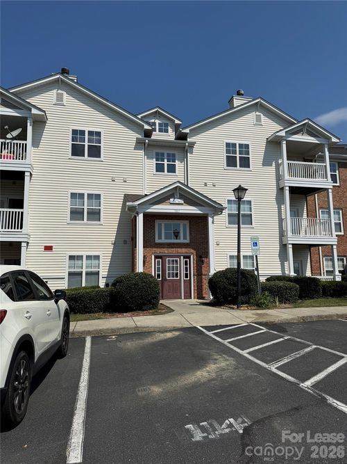 9823 Hyde Glen Ct, Charlotte, NC, 28262-2657 | Card Image