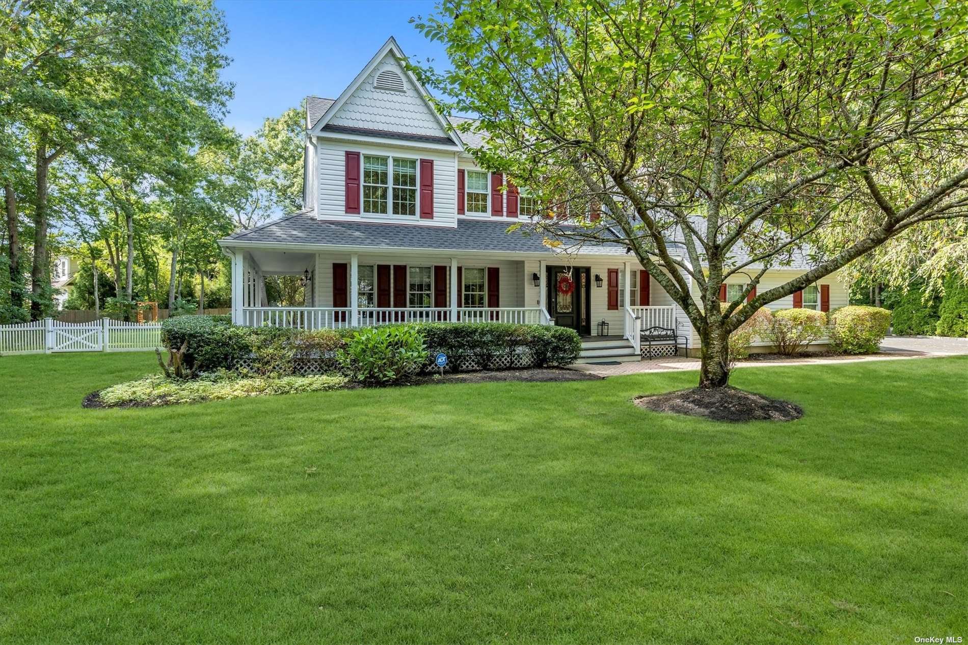 Diana Ct, Wading River, NY 11792