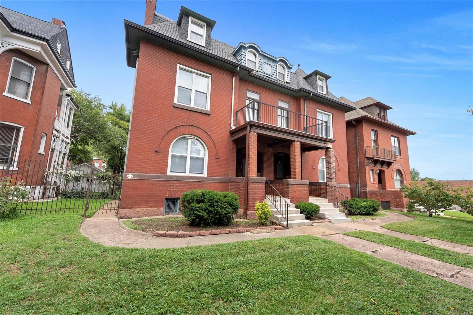Russell Blvd, Saint Louis, MO 63104