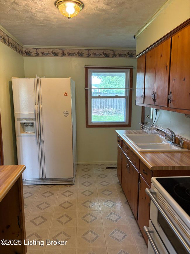 Kitchen | Image 7