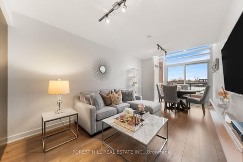 425-775 King St W, Toronto, ON, M5V2K3 | Card Image