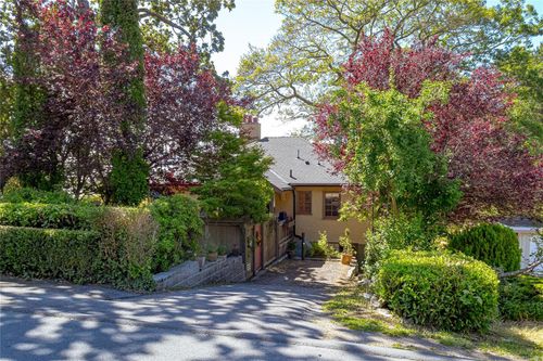 1961 Watson St, Victoria, BC, V8R3H7 | Card Image