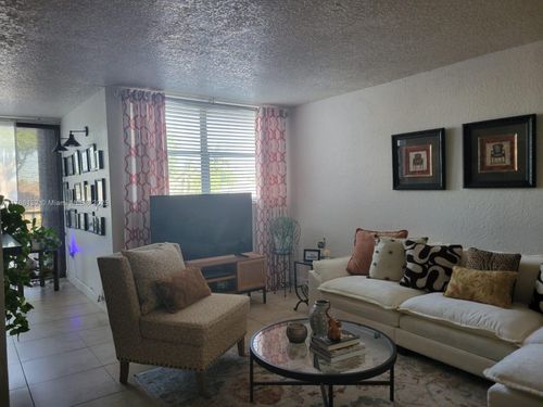 apt-203-9411 Sw 4th St, Miami, FL, 33174-2019 | Card Image