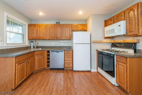 1-105 Newark Pompton Tpke, Riverdale, NJ, 07457-1424 | Card Image