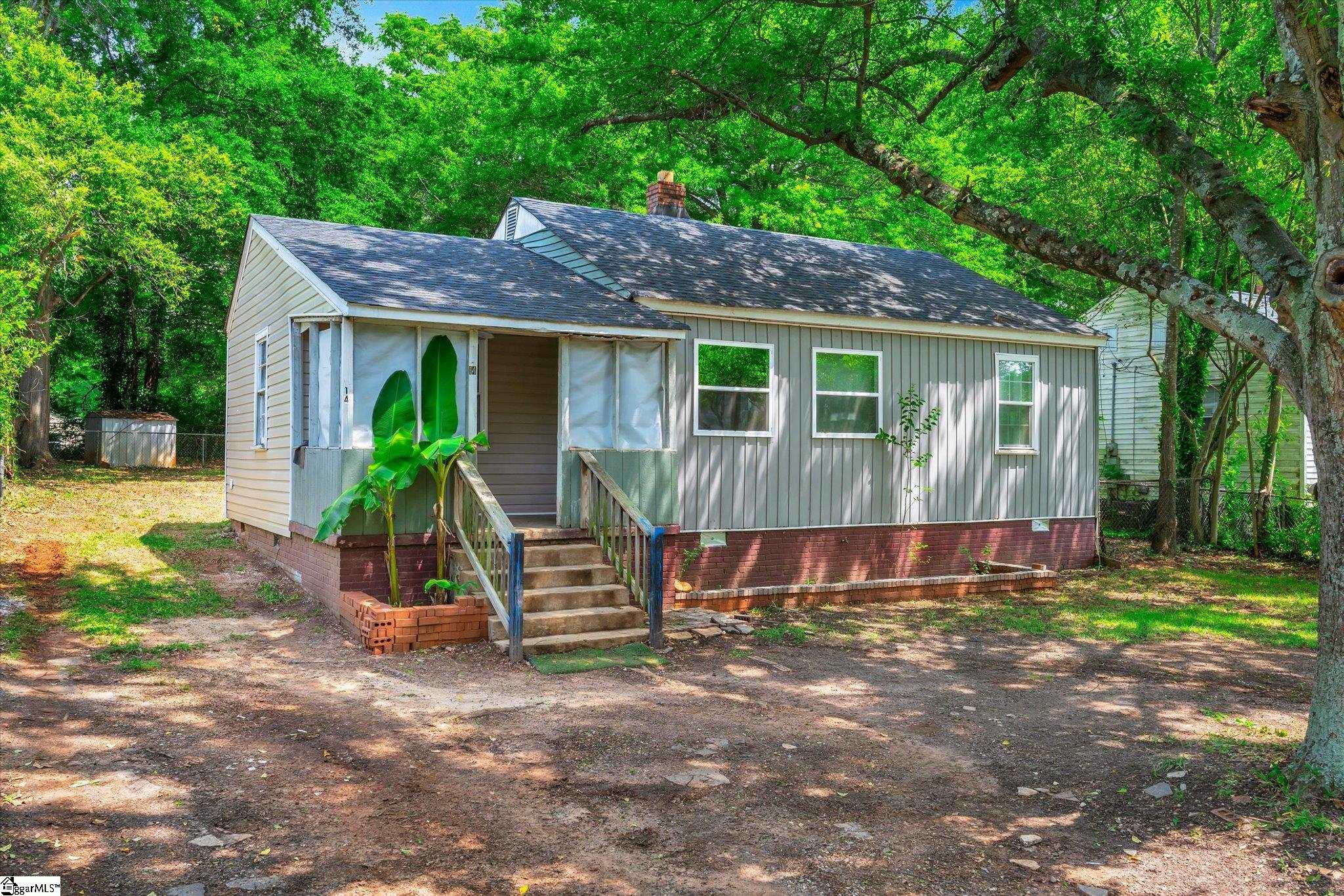 Pleasant Ridge Ave, Greenville, SC 29605