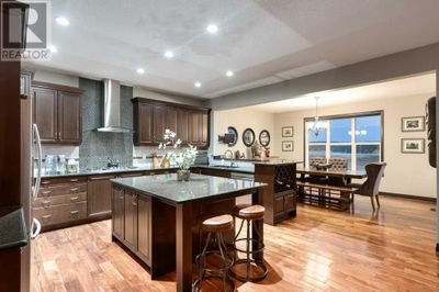 263 Sunset View, House other with 3 bedrooms, 4 bathrooms and 4 parking in Cochrane AB | Image 3