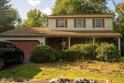 817 Lishakill Rd, Niskayuna, NY, 12309-3105 | Card Image